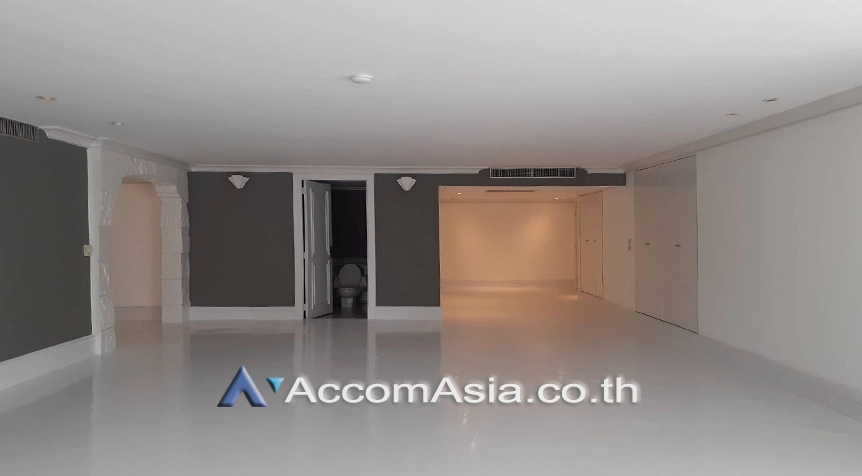 Pet friendly |  3 Bedrooms  Apartment For Rent in Sukhumvit, Bangkok  near BTS Phrom Phong (1415627)