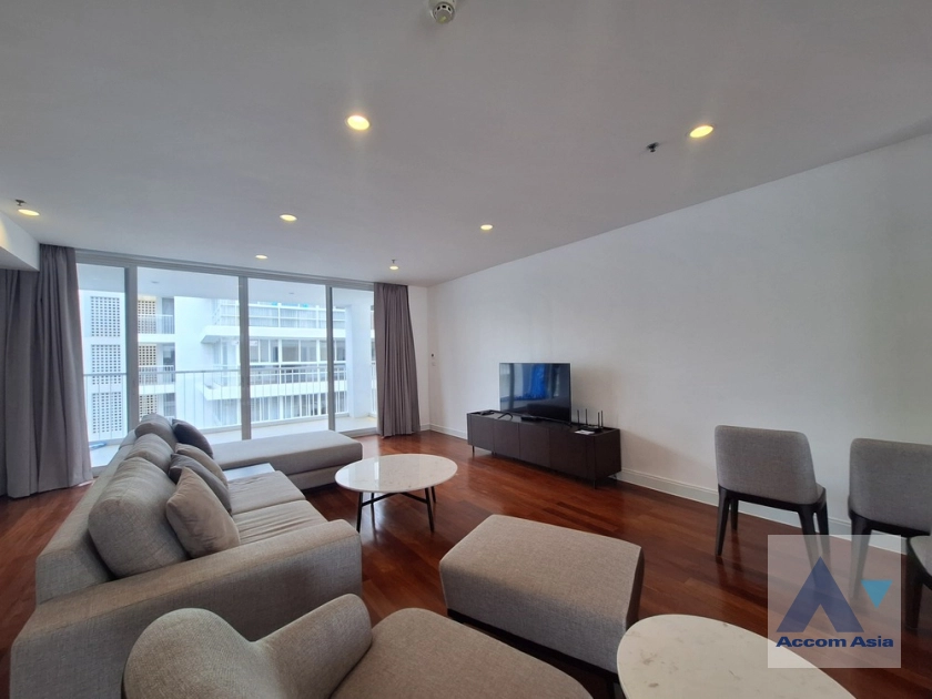 Pet friendly |  4 Bedrooms  Apartment For Rent in Sukhumvit, Bangkok  near BTS Ekkamai (1415658)