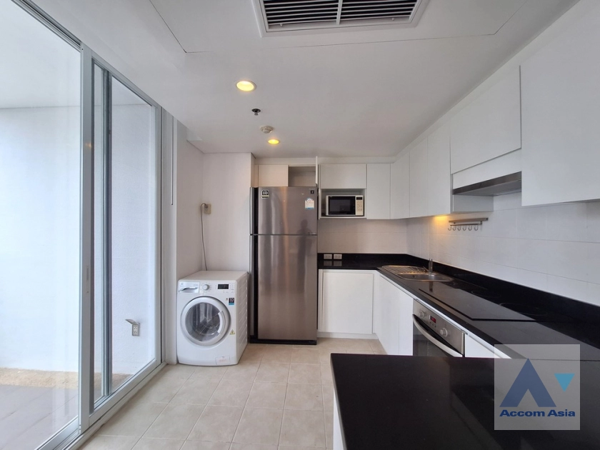 Pet friendly |  4 Bedrooms  Apartment For Rent in Sukhumvit, Bangkok  near BTS Ekkamai (1415658)