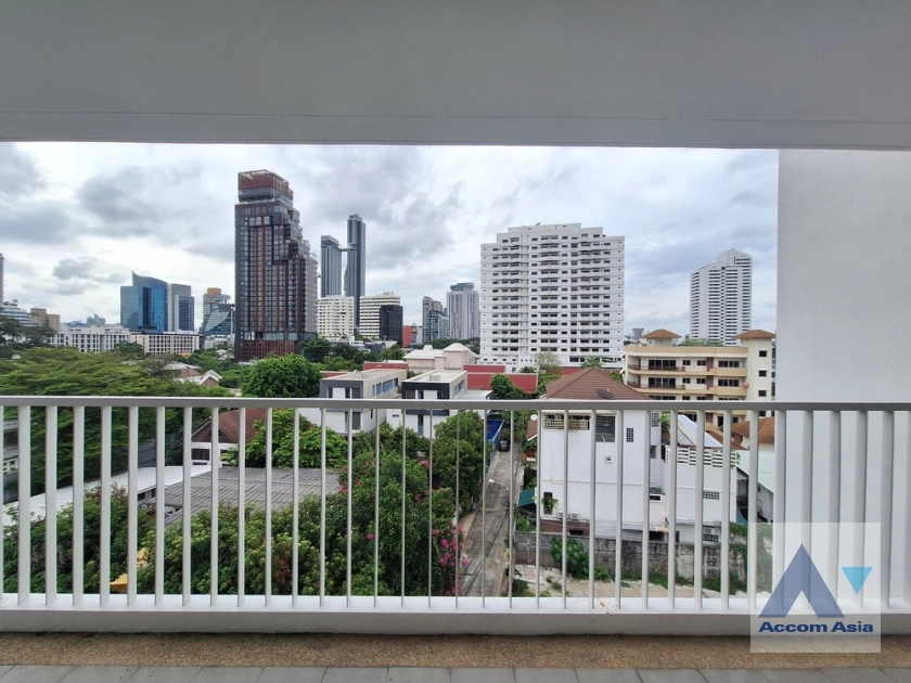 Pet friendly |  4 Bedrooms  Apartment For Rent in Sukhumvit, Bangkok  near BTS Ekkamai (1415658)