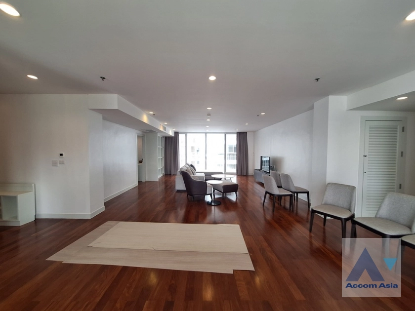 Pet friendly |  4 Bedrooms  Apartment For Rent in Sukhumvit, Bangkok  near BTS Ekkamai (1415658)