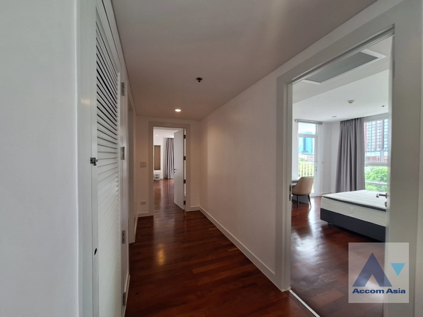 9  4 br Apartment For Rent in Sukhumvit ,Bangkok BTS Ekkamai at Ekkamai Family Apartment 1415658