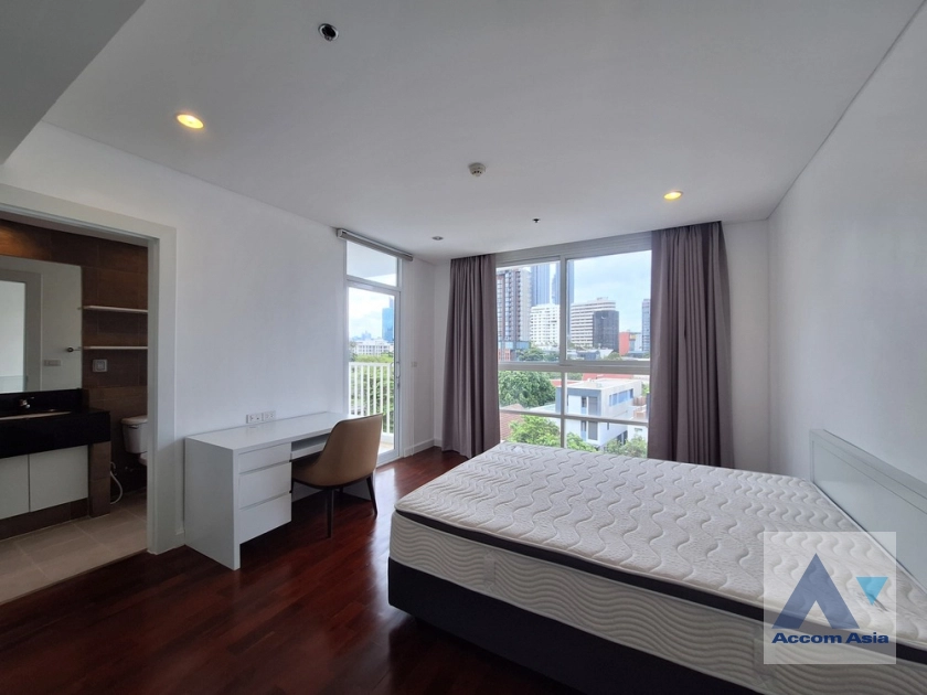 12  4 br Apartment For Rent in Sukhumvit ,Bangkok BTS Ekkamai at Ekkamai Family Apartment 1415658