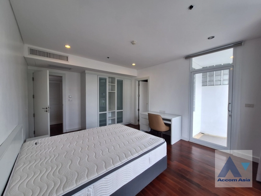 13  4 br Apartment For Rent in Sukhumvit ,Bangkok BTS Ekkamai at Ekkamai Family Apartment 1415658