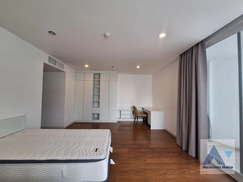 15  4 br Apartment For Rent in Sukhumvit ,Bangkok BTS Ekkamai at Ekkamai Family Apartment 1415658