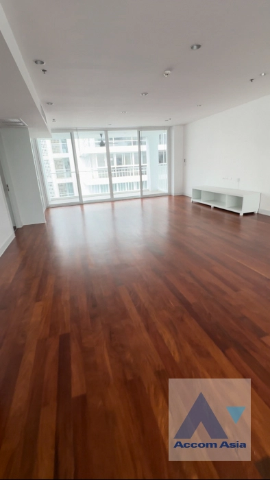 Pet friendly |  4 Bedrooms  Apartment For Rent in Sukhumvit, Bangkok  near BTS Ekkamai (1415696)