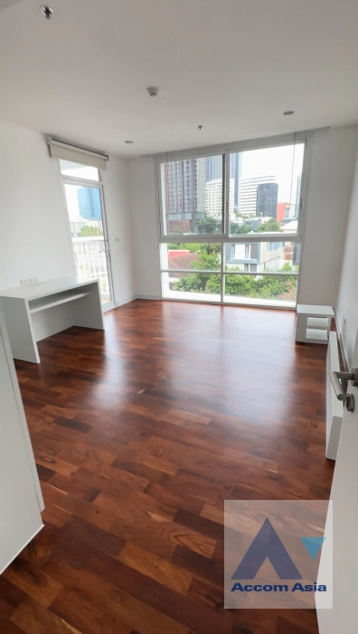 Pet friendly |  4 Bedrooms  Apartment For Rent in Sukhumvit, Bangkok  near BTS Ekkamai (1415696)