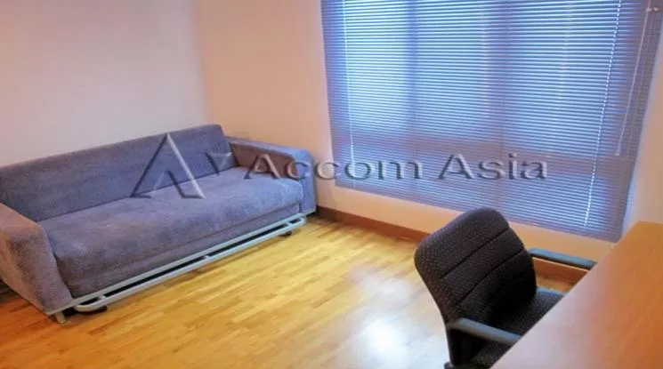  2 Bedrooms  Condominium For Rent in Sathorn, Bangkok  near MRT Lumphini (1515719)