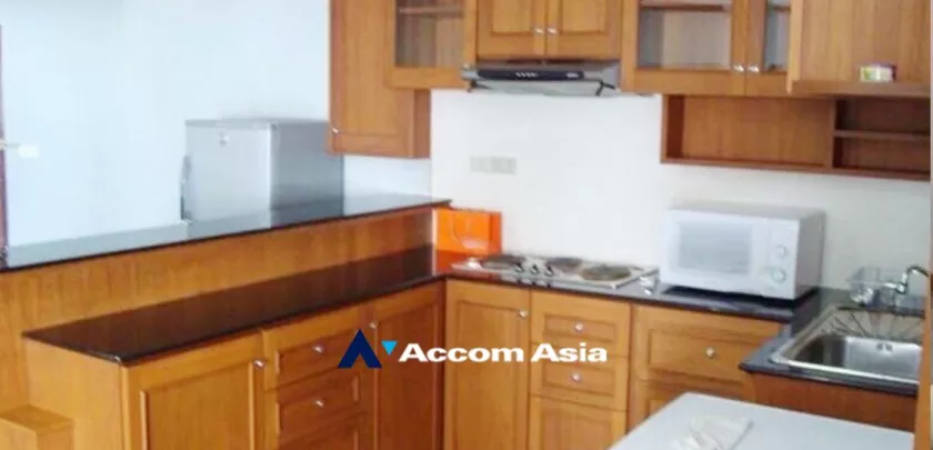  2 Bedrooms  Condominium For Rent & Sale in Ploenchit, Bangkok  near BTS Ploenchit (1515732)