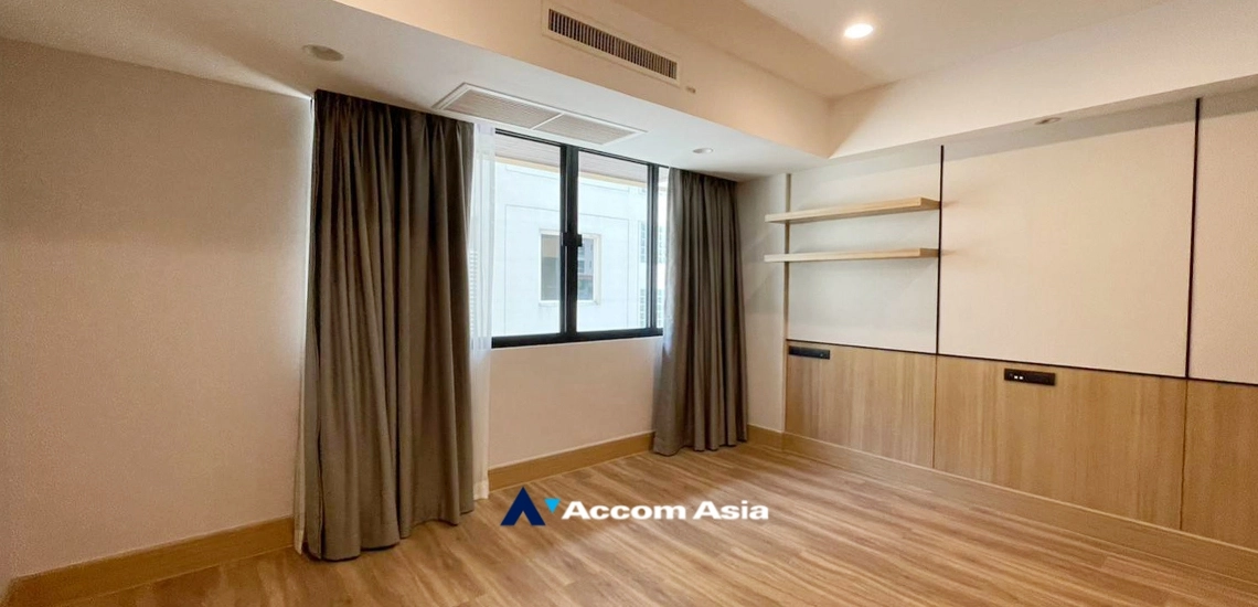 Pet friendly |  4 Bedrooms  Apartment For Rent in Sukhumvit, Bangkok  near BTS Phrom Phong (1415850)