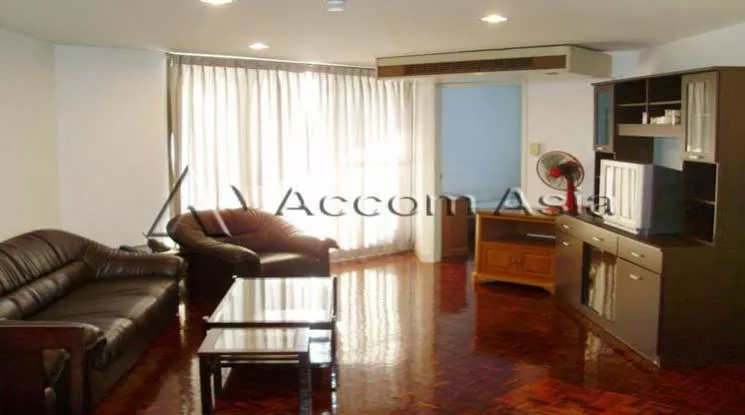  3 Bedrooms  Condominium For Rent in Sukhumvit, Bangkok  near BTS Ekkamai (1515890)