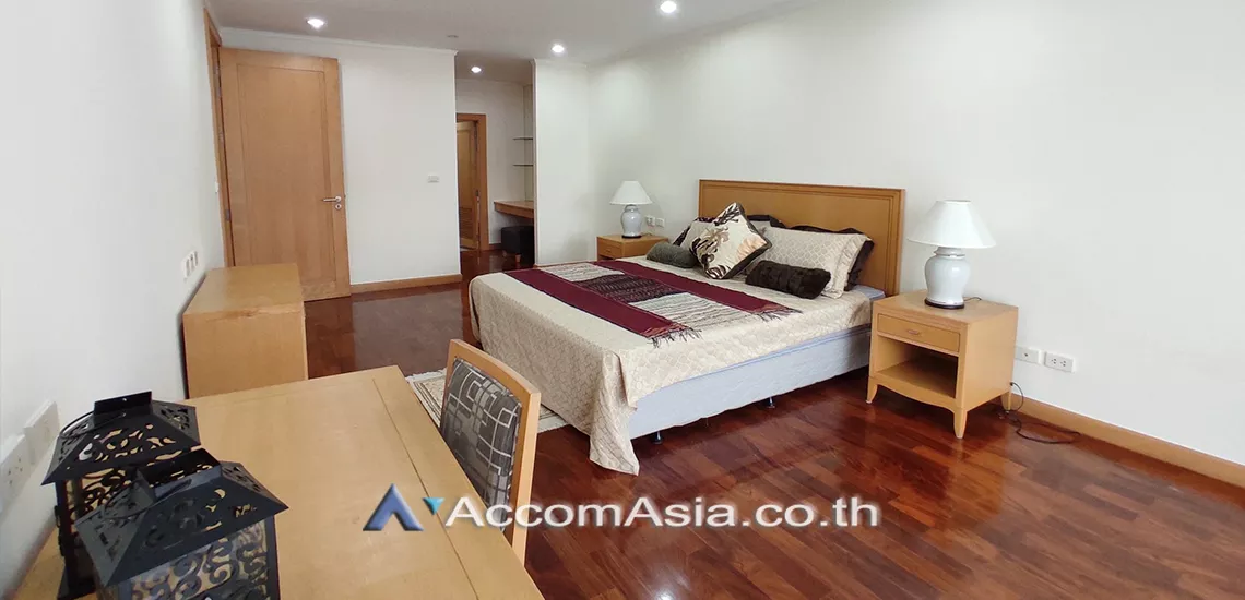 Pet friendly |  3 Bedrooms  Apartment For Rent in Sukhumvit, Bangkok  near BTS Phrom Phong (1415923)