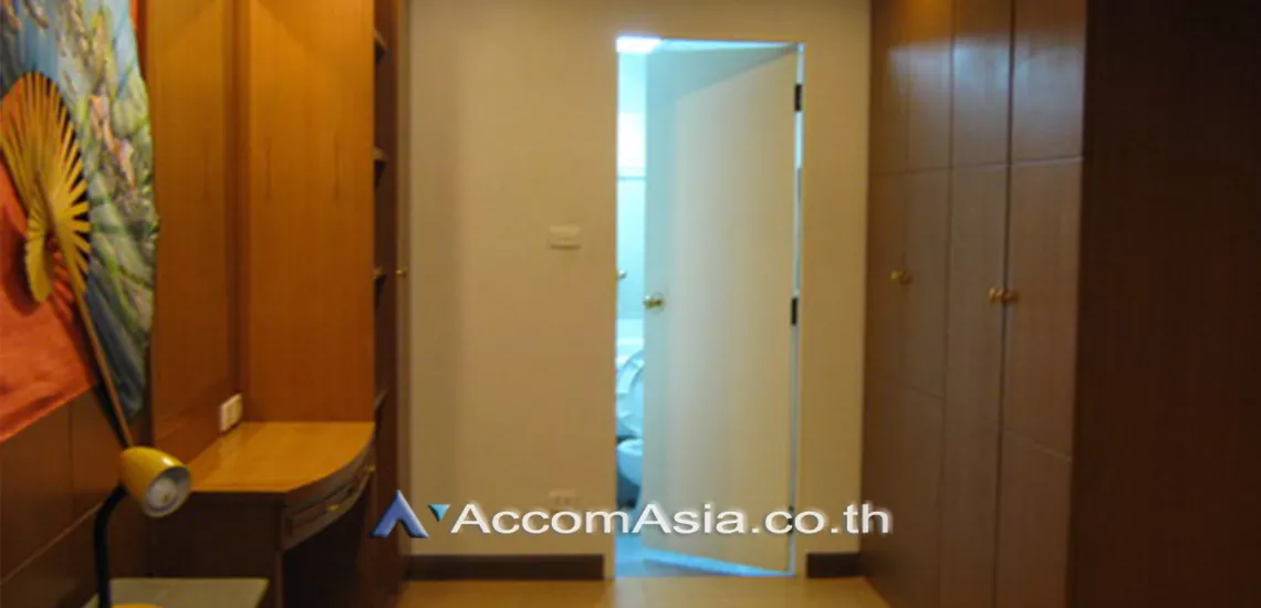  2 Bedrooms  Condominium For Rent in Sukhumvit, Bangkok  near BTS Asok - MRT Sukhumvit (1515977)