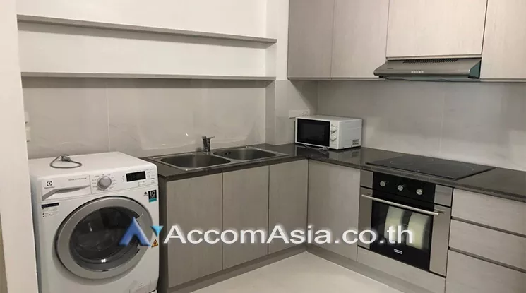  2 Bedrooms  Condominium For Rent in Ploenchit, Bangkok  near BTS Chitlom (1515986)