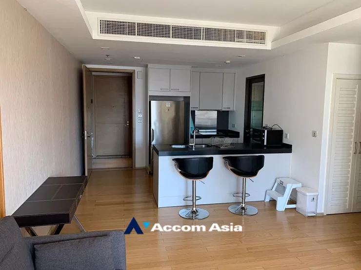 Corner Unit |  2 Bedrooms  Condominium For Rent in Ploenchit, Bangkok  near BTS Ploenchit - MRT Lumphini (1516006)