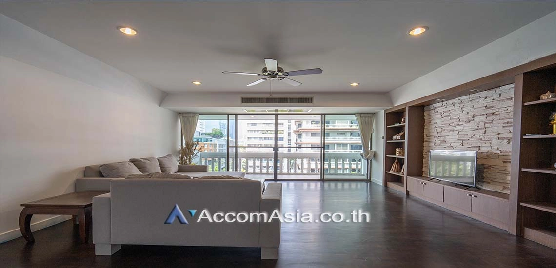 Pet friendly |  3 Bedrooms  Apartment For Rent in Sukhumvit, Bangkok  near BTS Asok - MRT Sukhumvit (1416080)