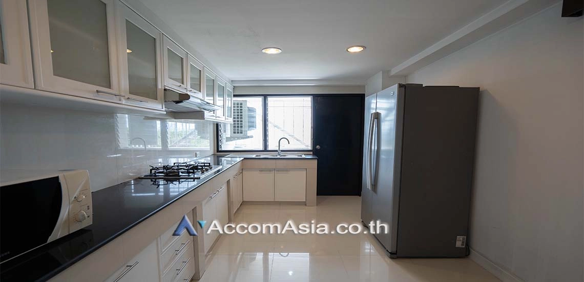 Pet friendly |  3 Bedrooms  Apartment For Rent in Sukhumvit, Bangkok  near BTS Asok - MRT Sukhumvit (1416080)