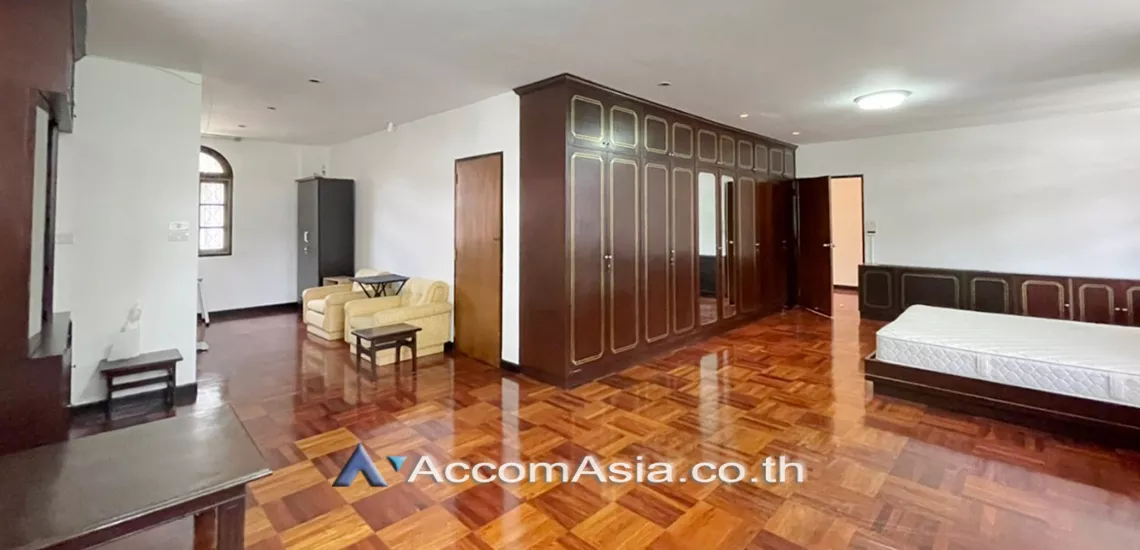  1  4 br House For Rent in Sukhumvit ,Bangkok BTS Thong Lo 2316174