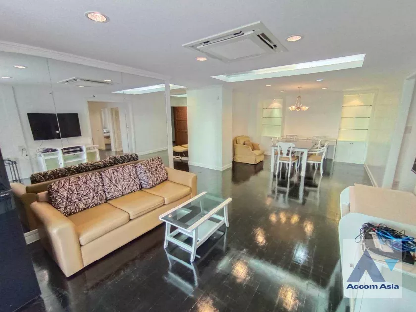  3 Bedrooms  Condominium For Rent in Sukhumvit, Bangkok  near BTS Phrom Phong (1516219)