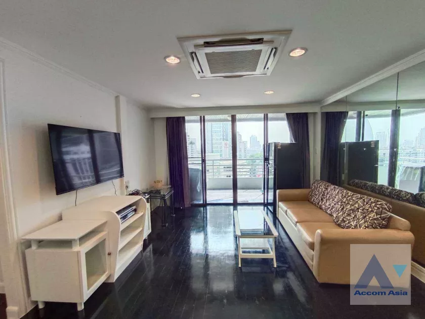  3 Bedrooms  Condominium For Rent in Sukhumvit, Bangkok  near BTS Phrom Phong (1516219)