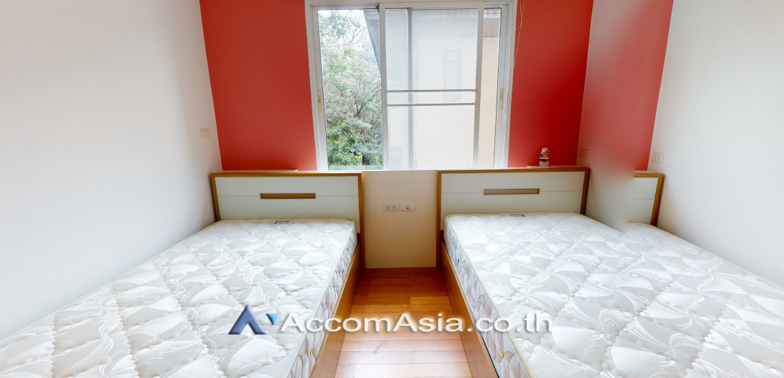  2 Bedrooms  Condominium For Rent & Sale in Sukhumvit, Bangkok  near BTS Phrom Phong (1516383)