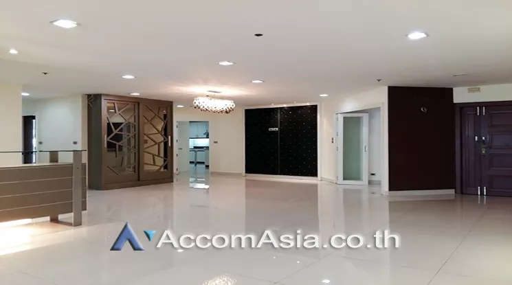 Pet friendly |  3 Bedrooms  Condominium For Rent in Sukhumvit, Bangkok  near BTS Nana (1516442)