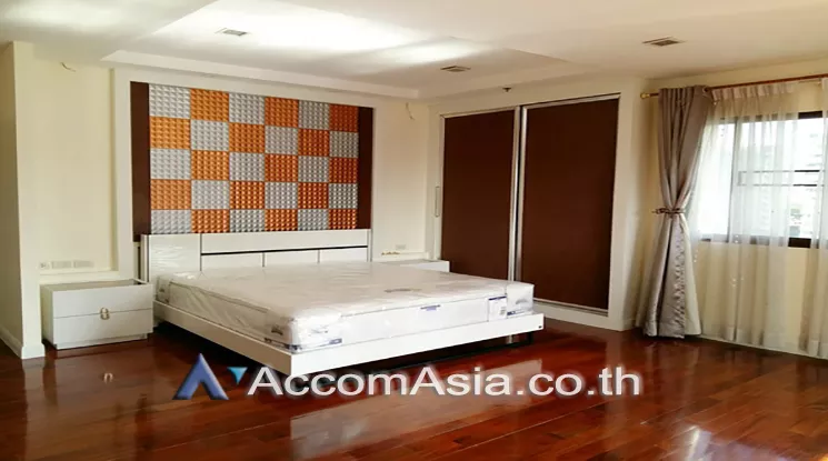 Pet friendly |  3 Bedrooms  Condominium For Rent in Sukhumvit, Bangkok  near BTS Nana (1516442)