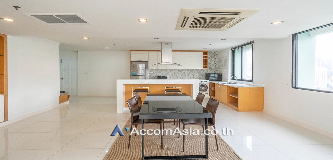  2 Bedrooms  Condominium For Rent in Sukhumvit, Bangkok  near BTS Nana (1516492)