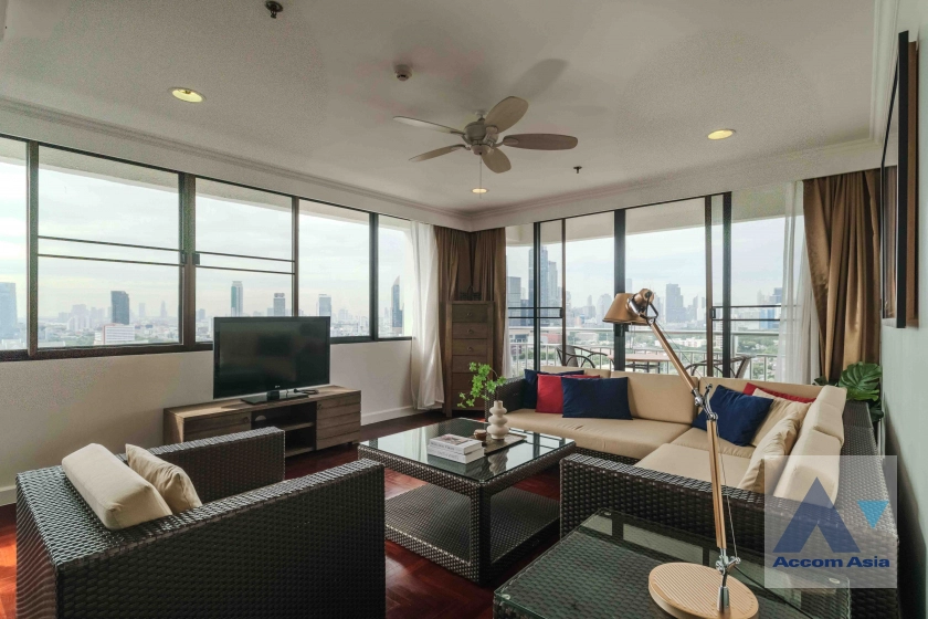 Big Balcony |  Lake Green Condominium  2 Bedroom for Rent BTS Nana in Sukhumvit Bangkok