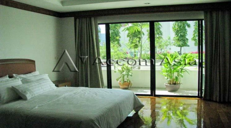 Pet friendly |  3 Bedrooms  Apartment For Rent in Sukhumvit, Bangkok  near BTS Nana (1416528)