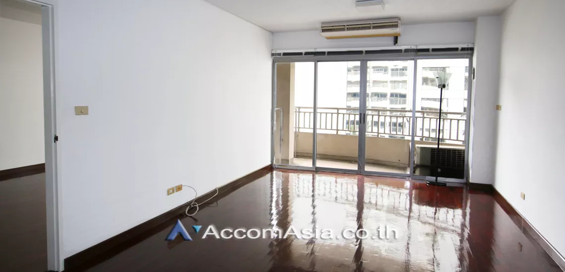  1 Bedroom  Condominium For Rent in Sathorn, Bangkok  near BTS Sala Daeng - MRT Lumphini (1516545)