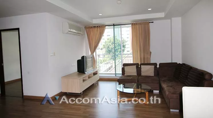  3 Bedrooms  Apartment For Rent in Sukhumvit, Bangkok  near BTS Phrom Phong (1416652)