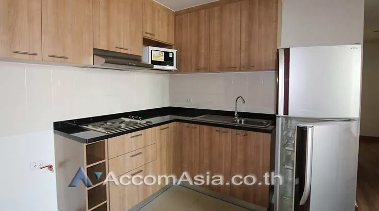  3 Bedrooms  Apartment For Rent in Sukhumvit, Bangkok  near BTS Phrom Phong (1416652)