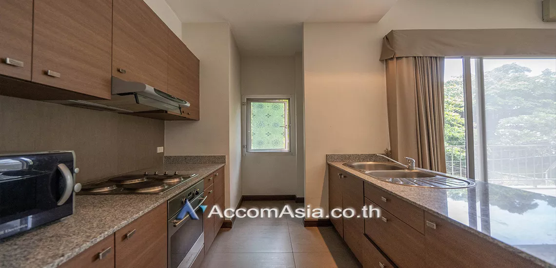  2 Bedrooms  Apartment For Rent in Sukhumvit, Bangkok  near BTS Ekkamai (1416744)