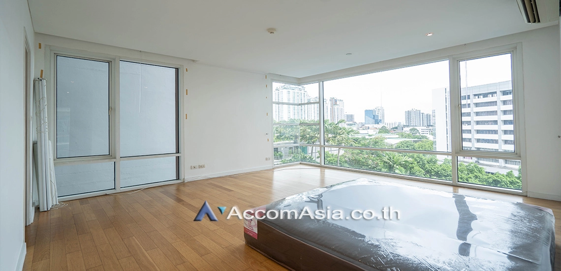 Pet friendly |  3 Bedrooms  Condominium For Rent in Sukhumvit, Bangkok  near BTS Ekkamai (1516831)