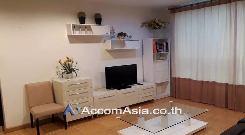  2 Bedrooms  Condominium For Rent in Sukhumvit, Bangkok  near BTS Ekkamai (1516844)