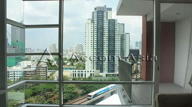 Pet friendly |  3 Bedrooms  Condominium For Rent in Sukhumvit, Bangkok  near BTS Ekkamai (1516876)