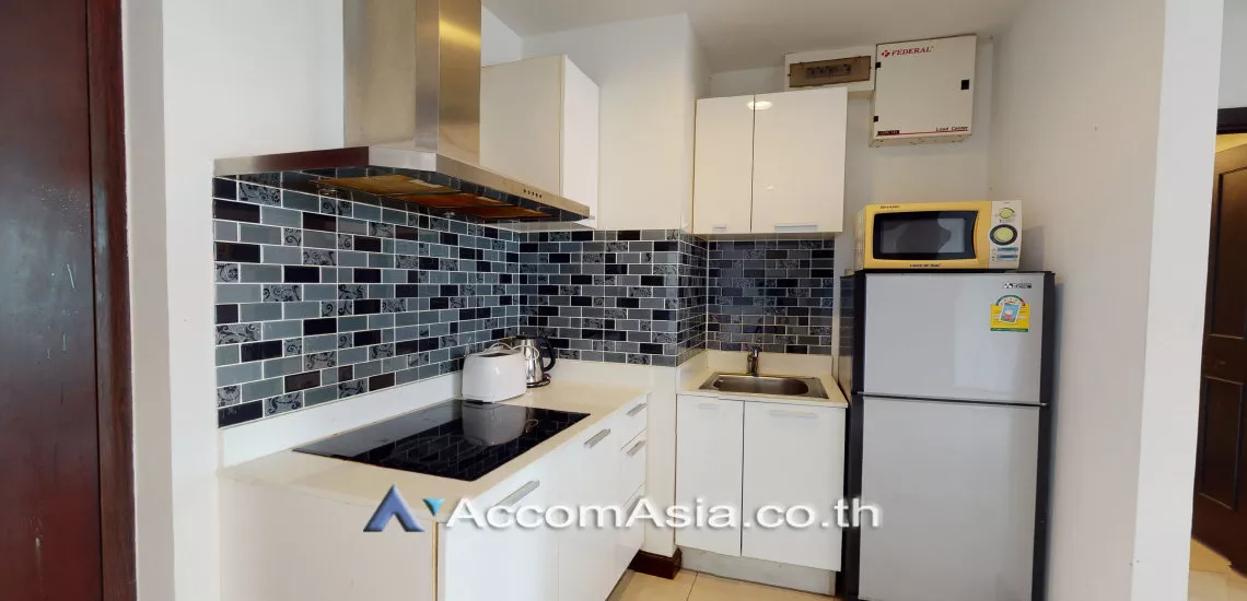  2 Bedrooms  Condominium For Rent in Sukhumvit, Bangkok  near BTS Nana (1516901)