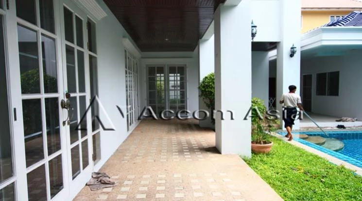 Private Swimming Pool |  4 Bedrooms  House For Rent in Ratchadapisek, Bangkok  (1916983)