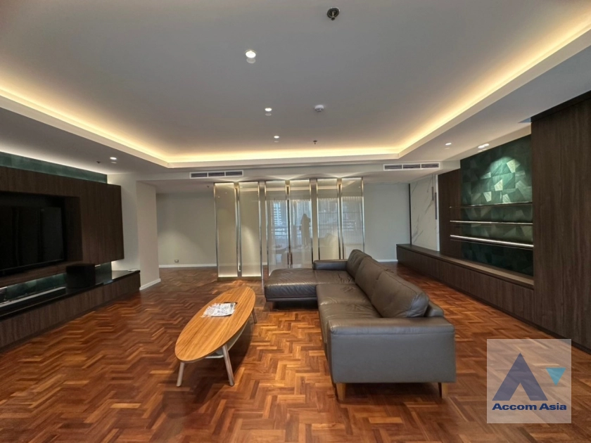 Pet friendly |  3 Bedrooms  Condominium For Rent in Sukhumvit, Bangkok  near BTS Phrom Phong (20703)