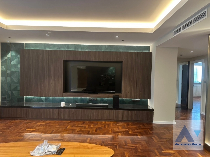 Pet friendly |  3 Bedrooms  Condominium For Rent in Sukhumvit, Bangkok  near BTS Phrom Phong (20703)