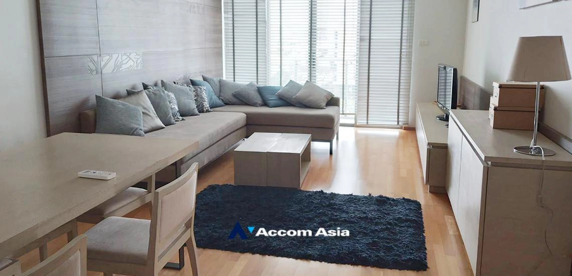  2 Bedrooms  Condominium For Rent in Sukhumvit, Bangkok  near BTS Ekkamai (1517016)