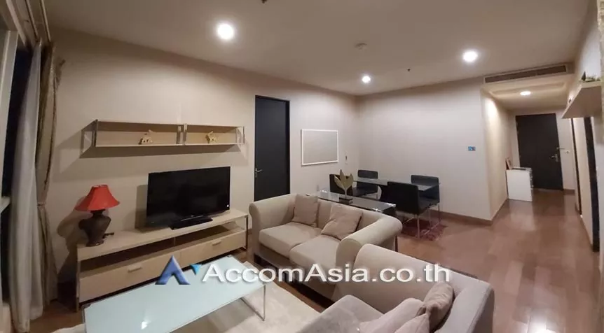  2 Bedrooms  Condominium For Rent in Ploenchit, Bangkok  near BTS Chitlom (1517068)