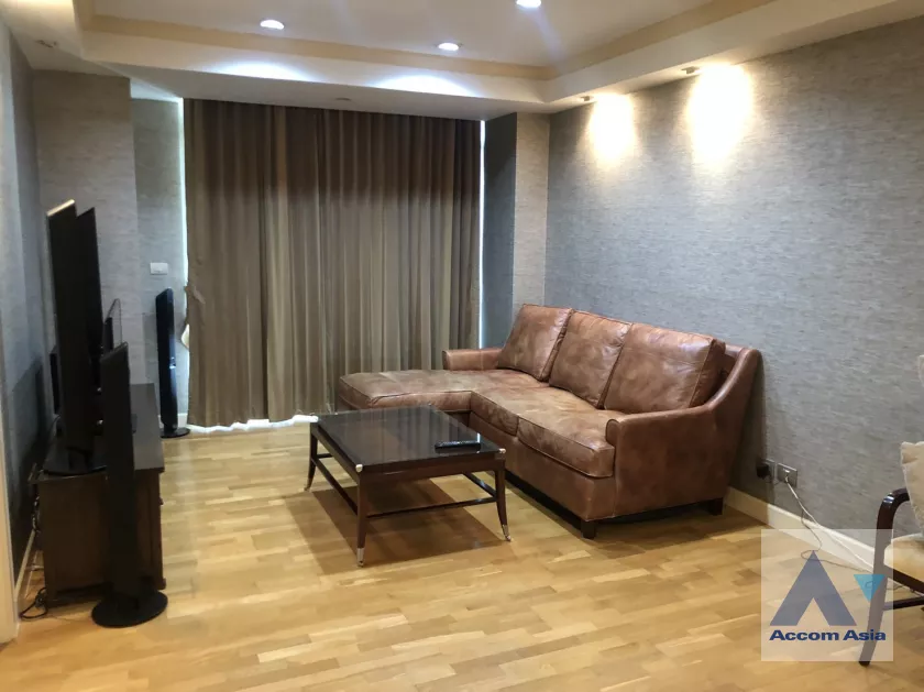  1 Bedroom  Condominium For Rent in Sathorn, Bangkok  near BTS Chong Nonsi (1517085)