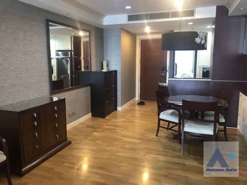  1 Bedroom  Condominium For Rent in Sathorn, Bangkok  near BTS Chong Nonsi (1517085)