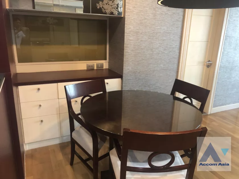  1 Bedroom  Condominium For Rent in Sathorn, Bangkok  near BTS Chong Nonsi (1517085)