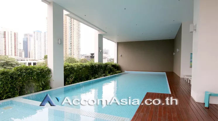  3 Bedrooms  Apartment For Rent in Sukhumvit, Bangkok  near BTS Phrom Phong (1417172)