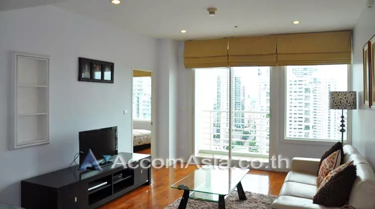  1 Bedroom  Condominium For Rent in Sukhumvit, Bangkok  near BTS Phrom Phong (1517321)