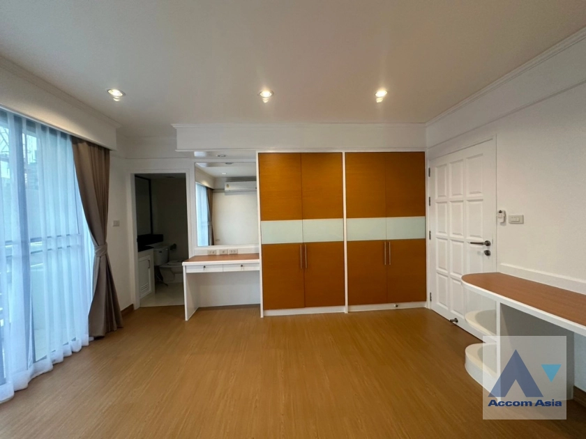 19  4 br Apartment For Rent in Ploenchit ,Bangkok BTS Ratchadamri at High rise and Peaceful 1417324