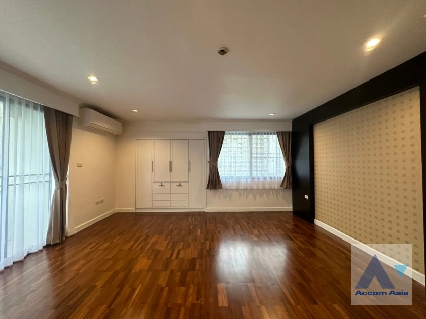 12  4 br Apartment For Rent in Ploenchit ,Bangkok BTS Ratchadamri at High rise and Peaceful 1417324